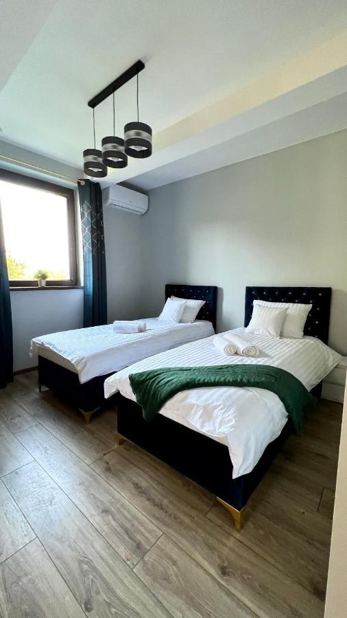 Aparthotel W Dolinie Stawow Zator By Housine Las Buitenkant foto