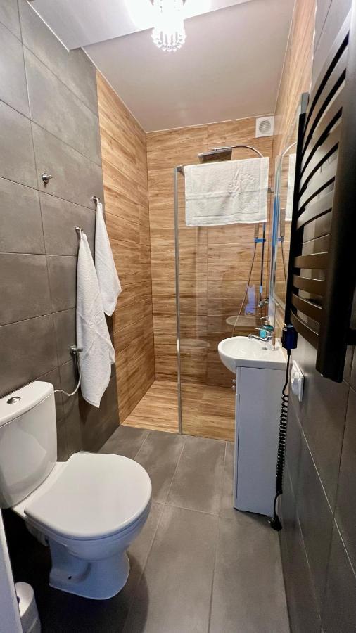 Aparthotel W Dolinie Stawow Zator By Housine Las Buitenkant foto