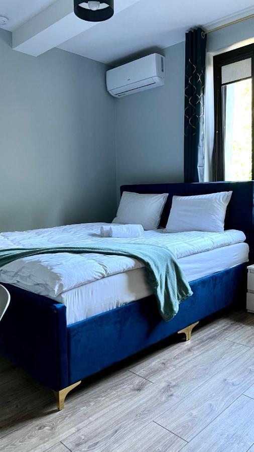 Aparthotel W Dolinie Stawow Zator By Housine Las Buitenkant foto