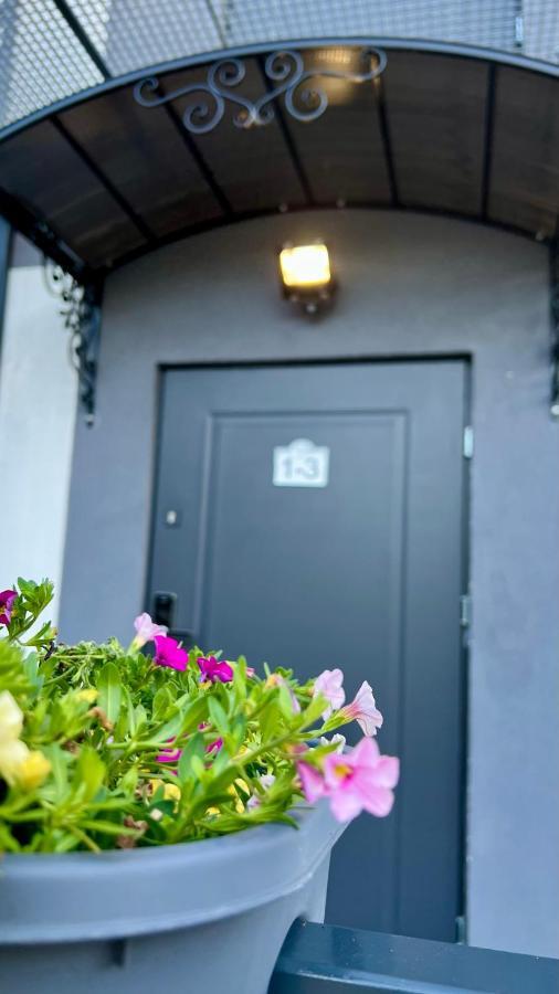 Aparthotel W Dolinie Stawow Zator By Housine Las Buitenkant foto