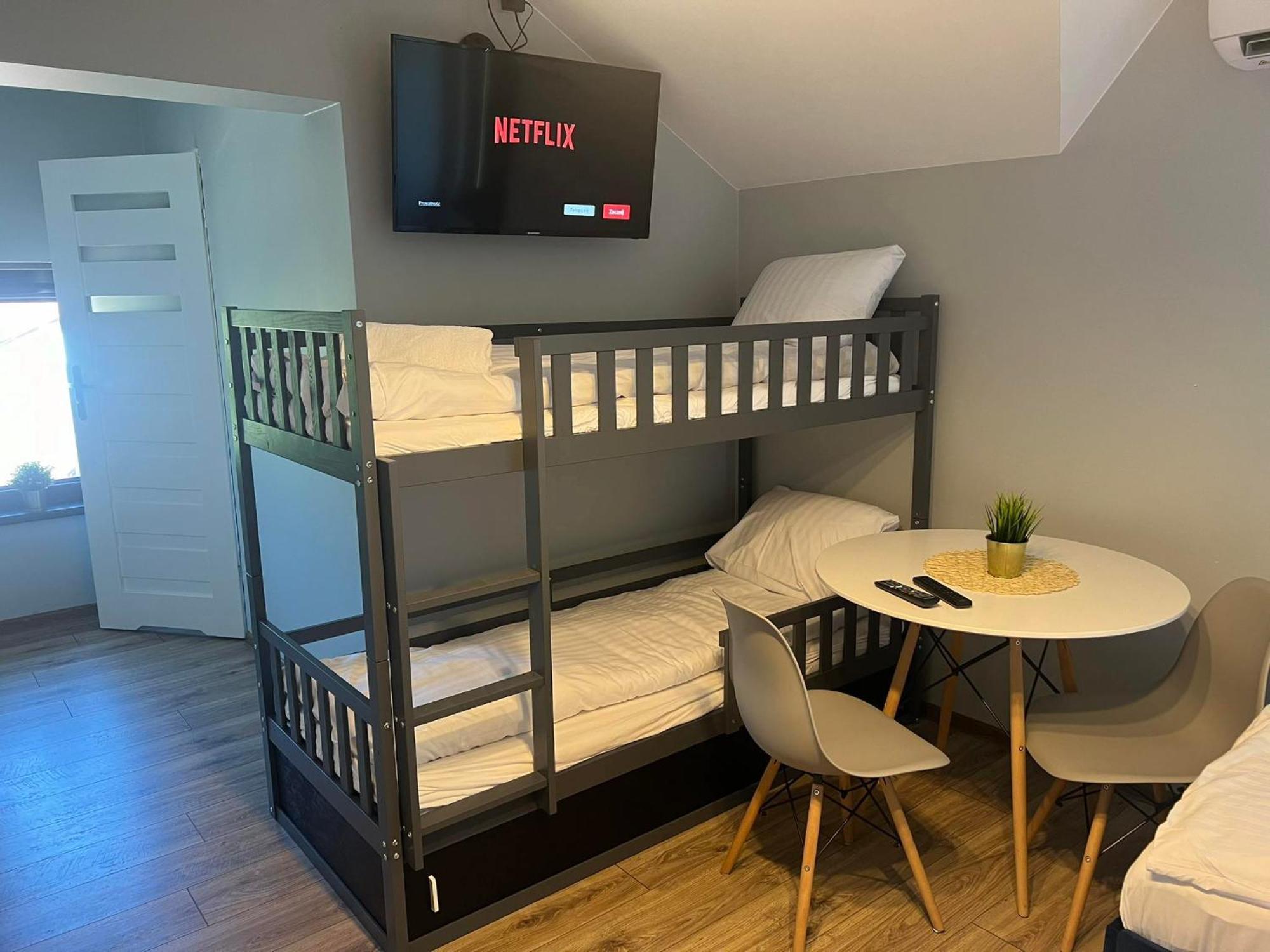Aparthotel W Dolinie Stawow Zator By Housine Las Kamer foto