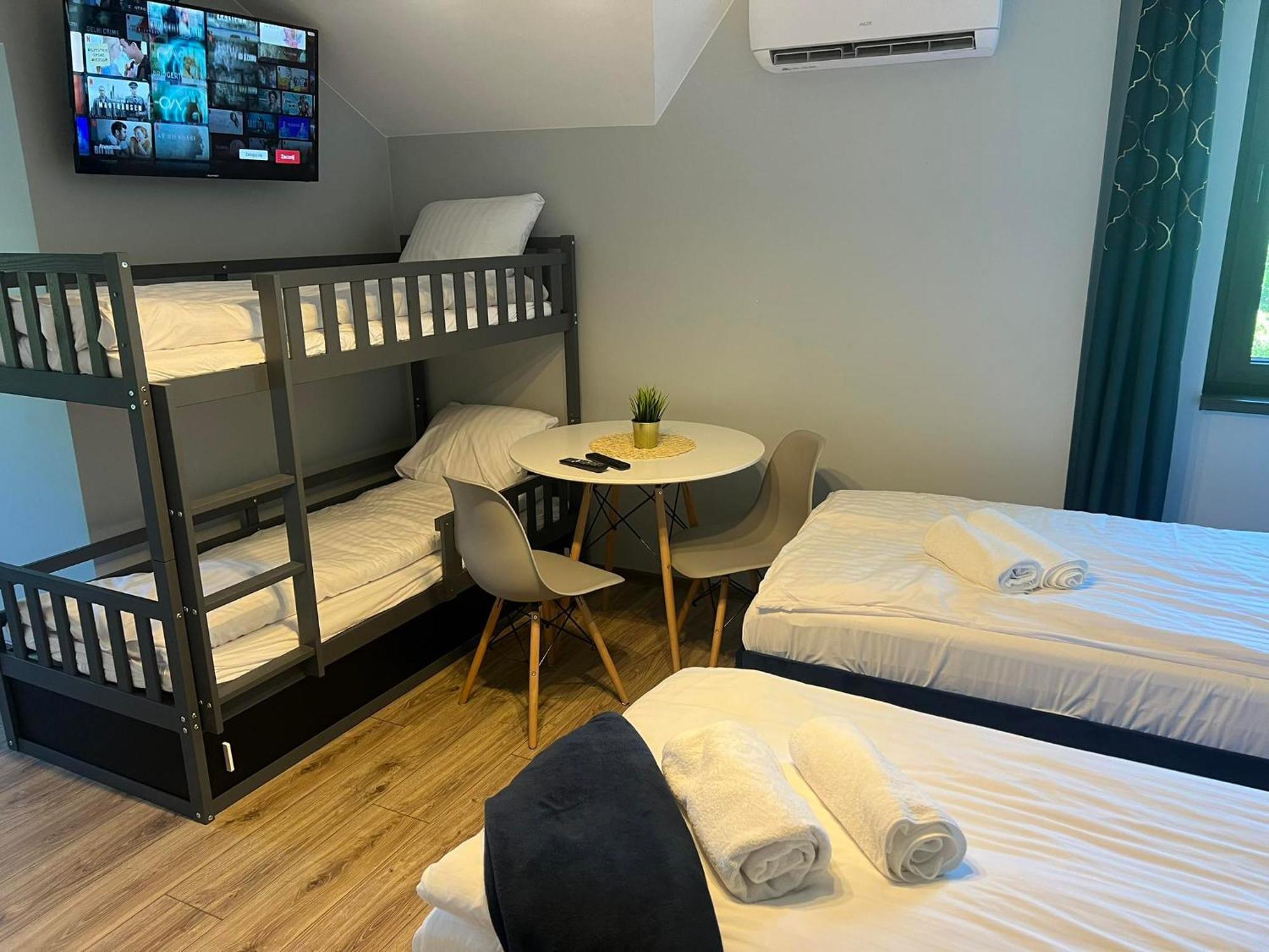 Aparthotel W Dolinie Stawow Zator By Housine Las Kamer foto